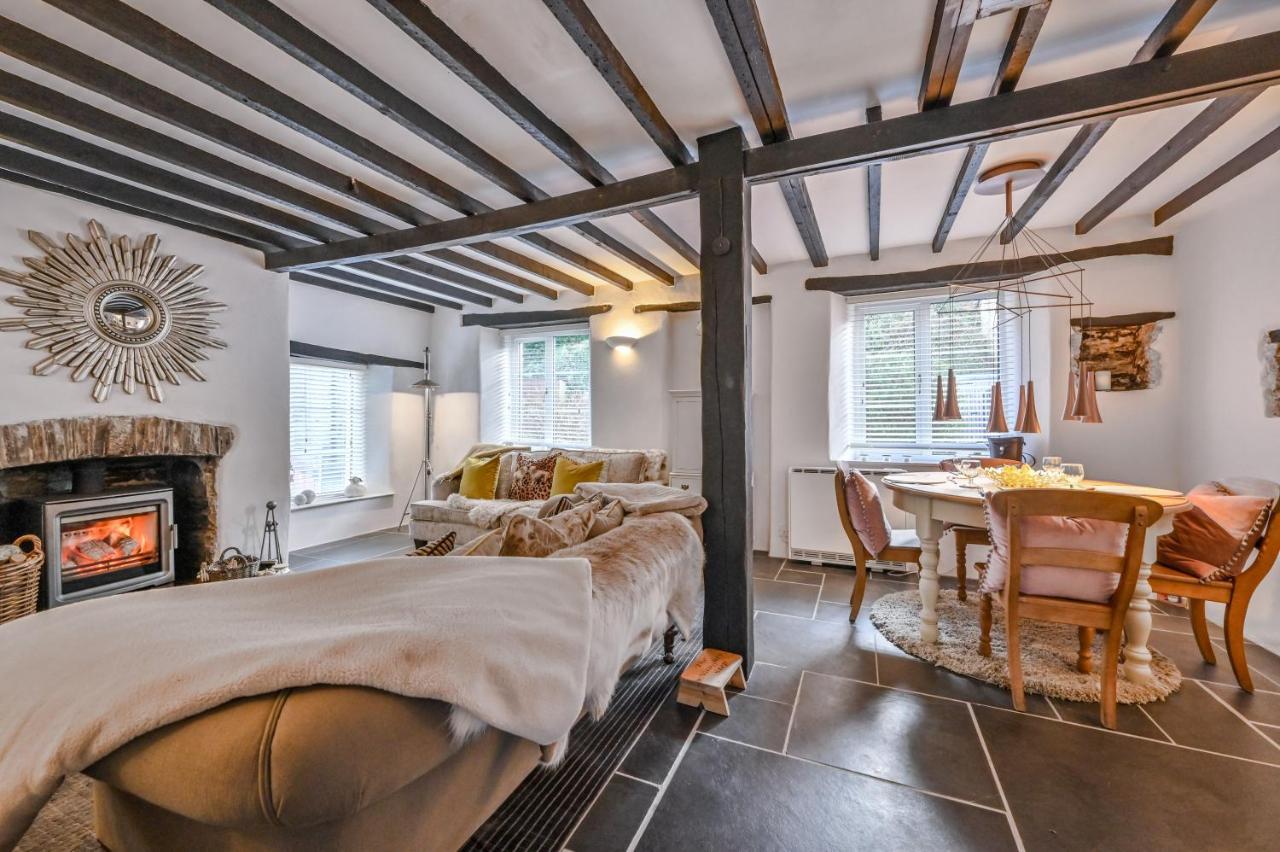 A Superb Bijou Retreat With Jacuzzi Near An Excellent Village Pub Yelverton Kültér fotó