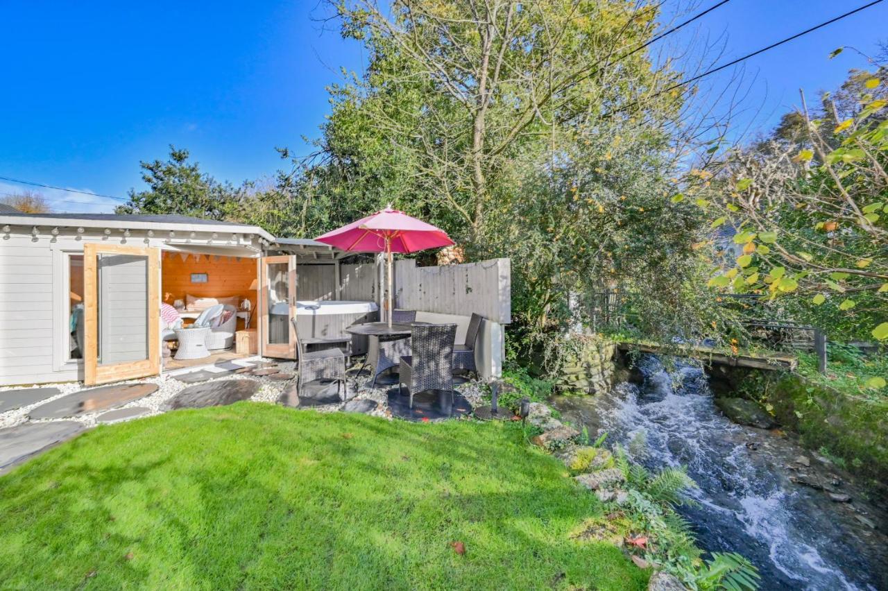 A Superb Bijou Retreat With Jacuzzi Near An Excellent Village Pub Yelverton Kültér fotó