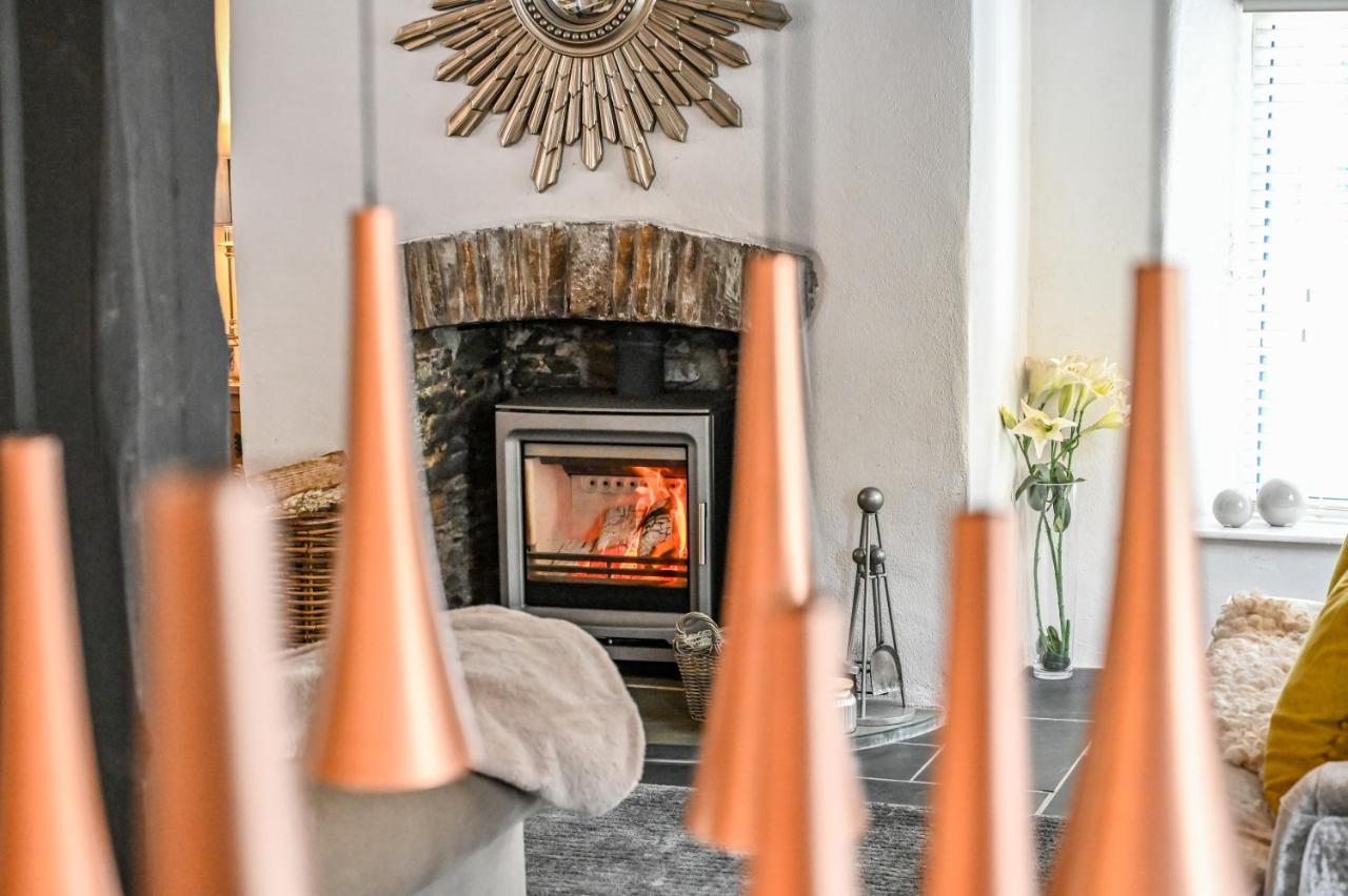 A Superb Bijou Retreat With Jacuzzi Near An Excellent Village Pub Yelverton Kültér fotó